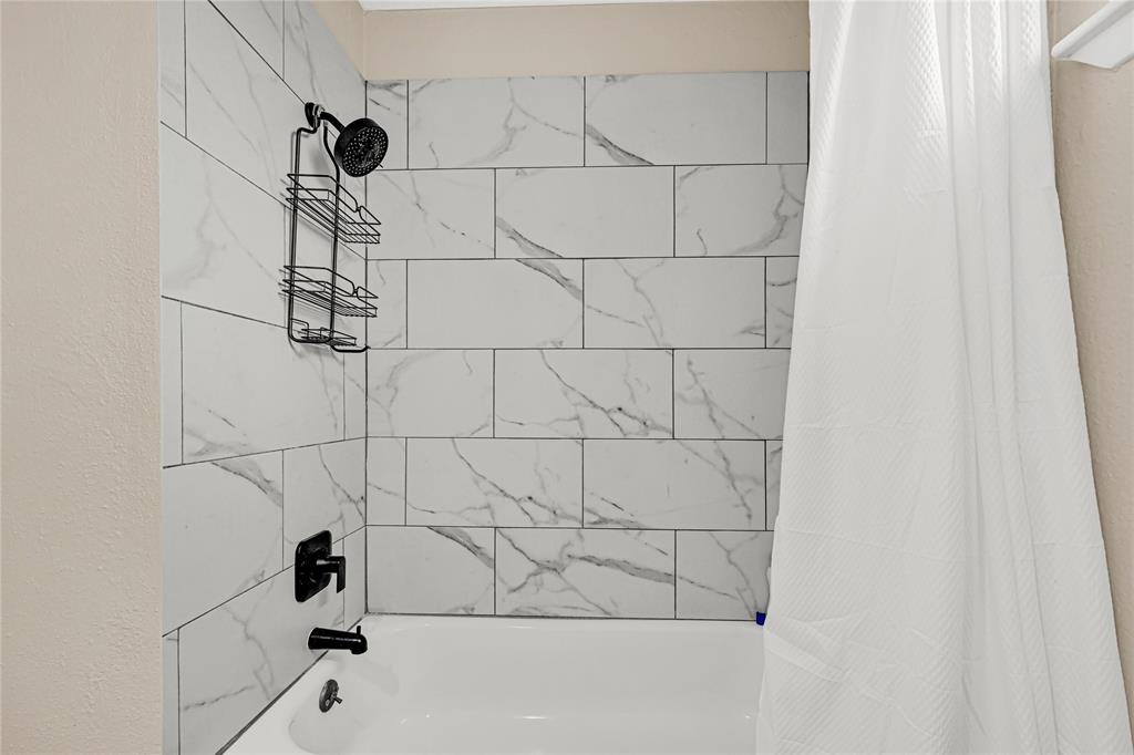4819 E Ridge Creek Drive, Houston, Texas image 21