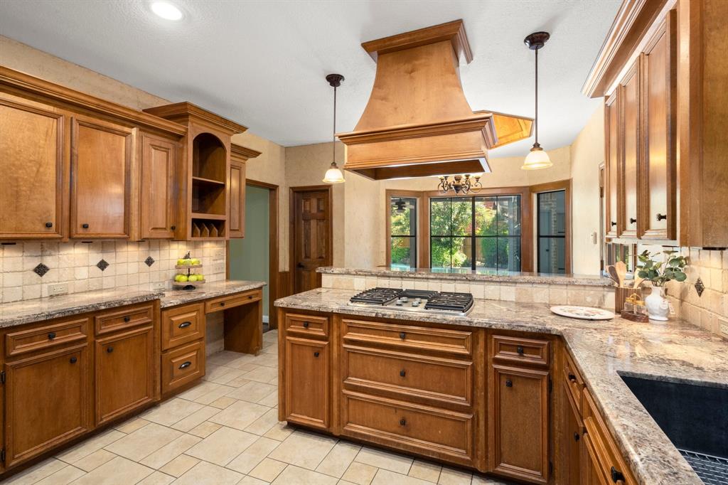 128 E Placid Hill Circle, The Woodlands, Texas image 7