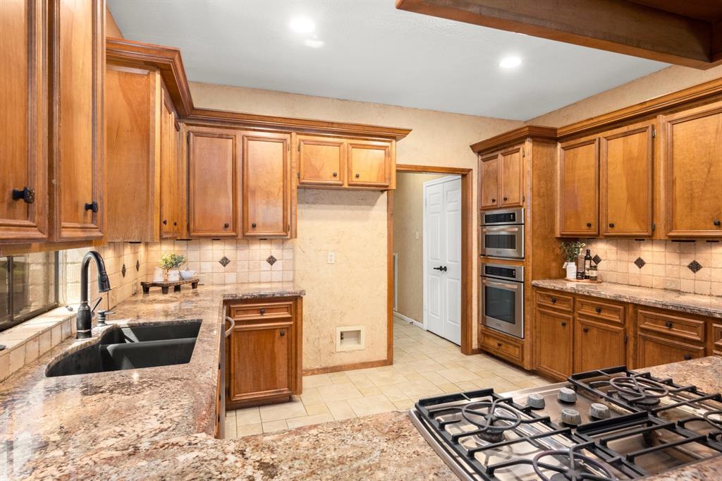 128 E Placid Hill Circle, The Woodlands, Texas image 6