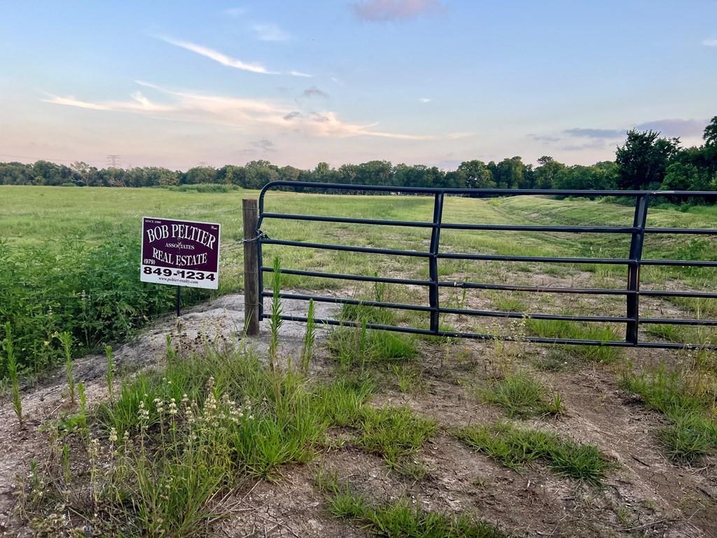 Rab Road, Angleton, Texas image 15