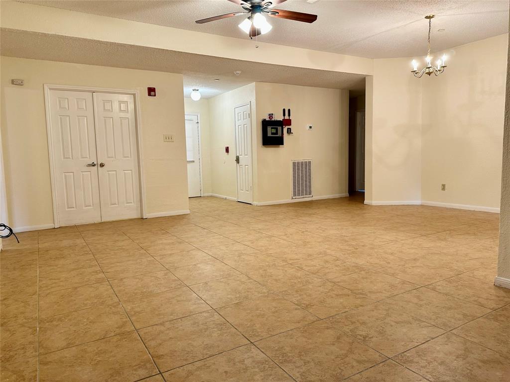 3407 Hidden Creek Drive, Sugar Land, Texas image 9