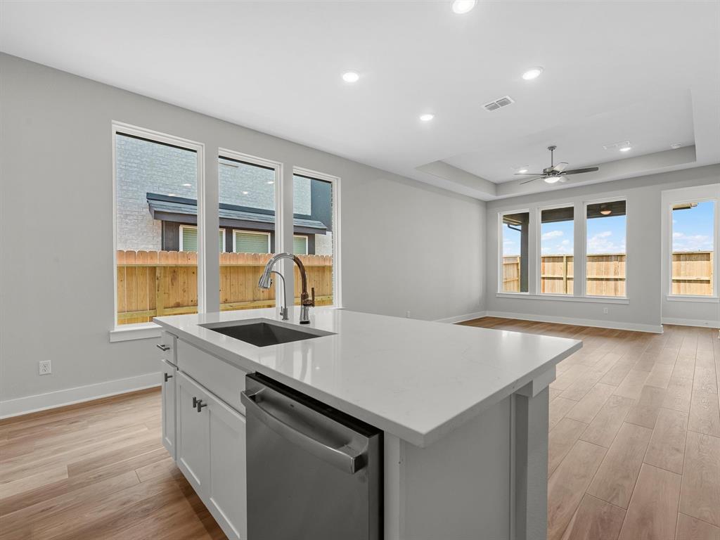 10 Artisan Lane, Richmond, Texas image 5