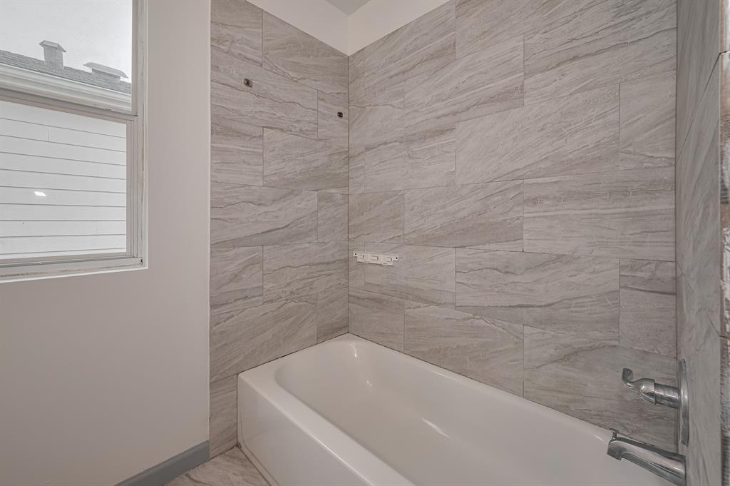 14910 Sugar Crystal Court, Sugar Land, Texas image 31