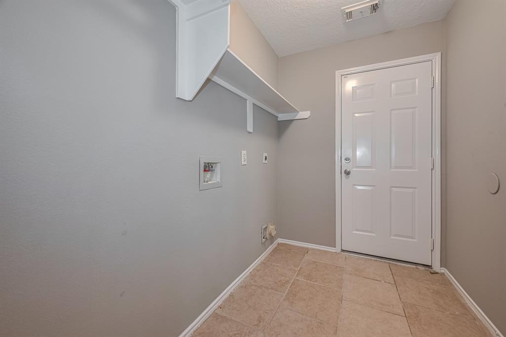 14910 Sugar Crystal Court, Sugar Land, Texas image 18