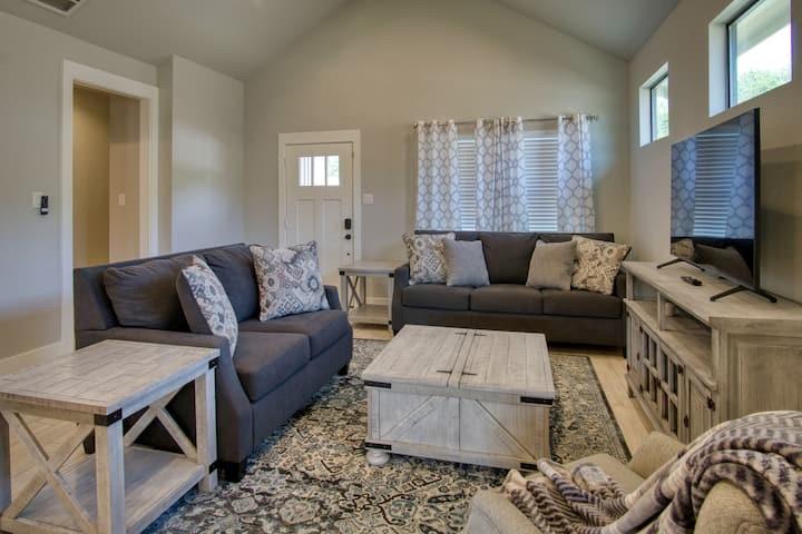 1247 Green Hill Drive, Canyon Lake, Texas image 3