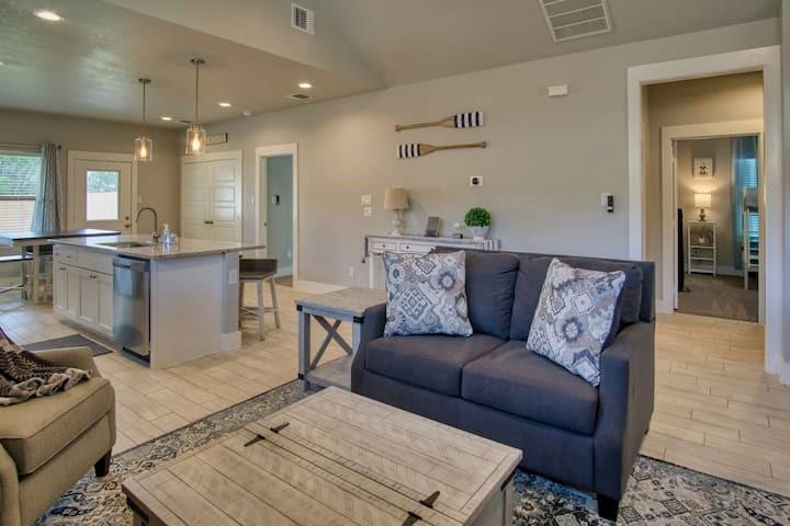 1247 Green Hill Drive, Canyon Lake, Texas image 2