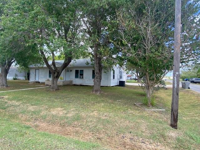 702 W Cleveland Avenue, Seadrift, Texas image 6