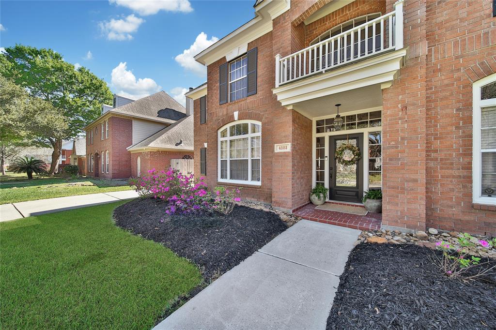 4322 Brook Shadow Drive, Kingwood, Texas image 2