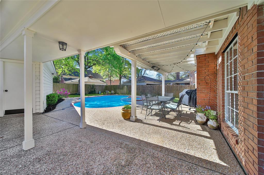 4322 Brook Shadow Drive, Kingwood, Texas image 30