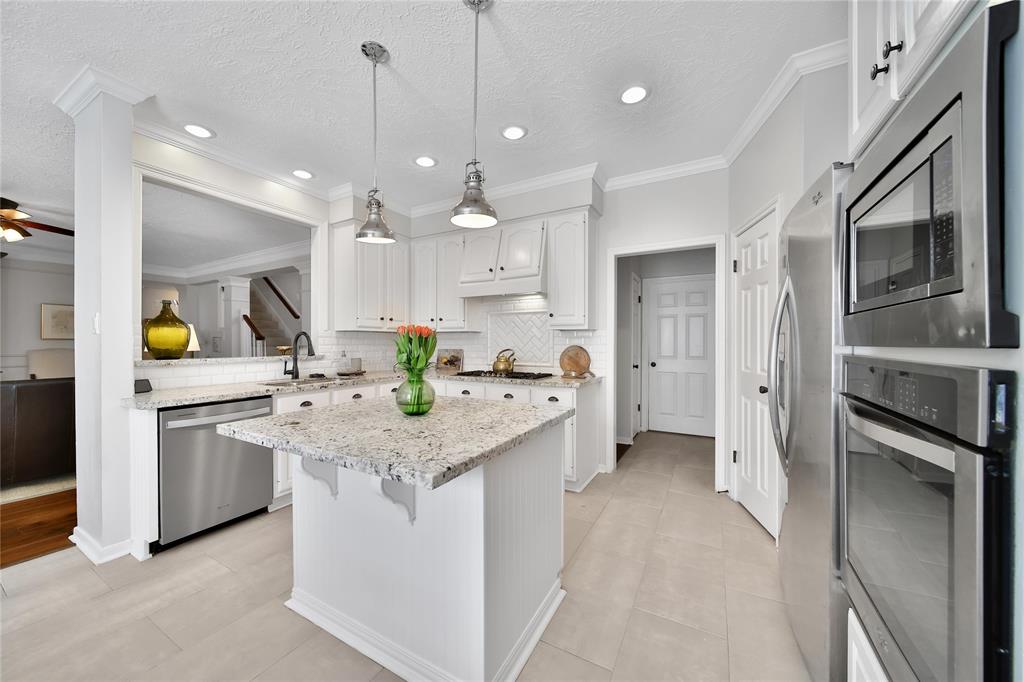 4322 Brook Shadow Drive, Kingwood, Texas image 13
