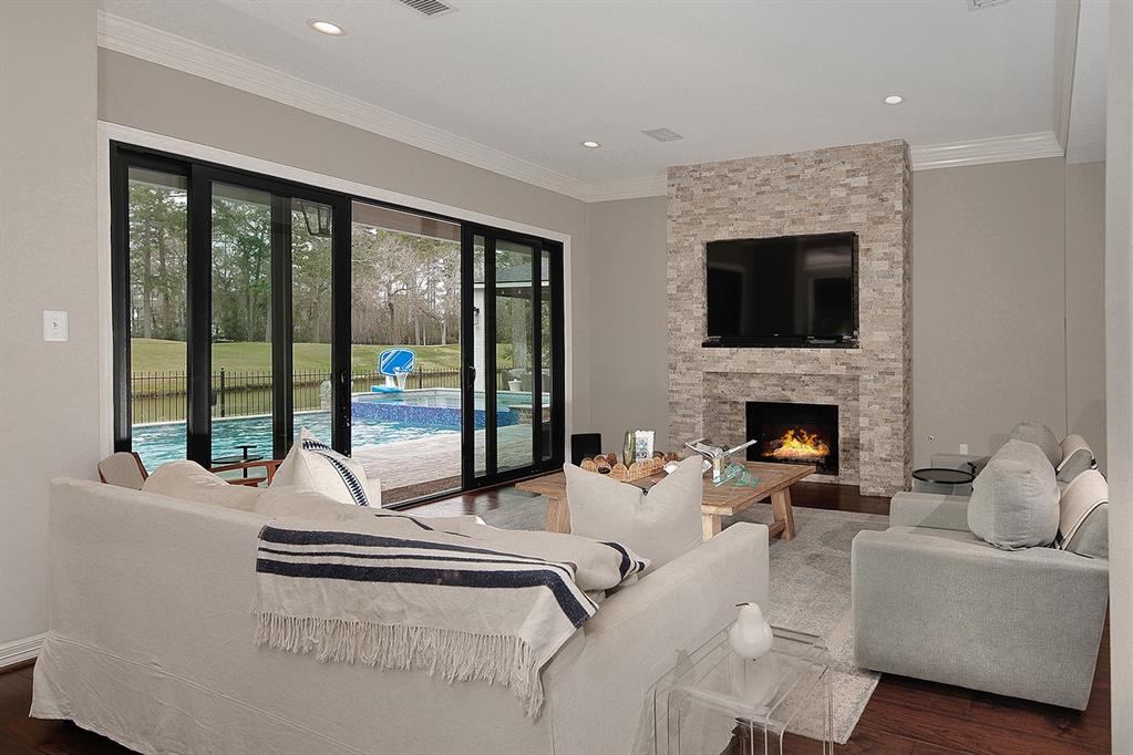 47 Stone Springs Circle, The Woodlands, Texas image 9
