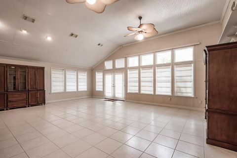 Single Family Residence in Baytown TX 1805 Colby Drive 16.jpg