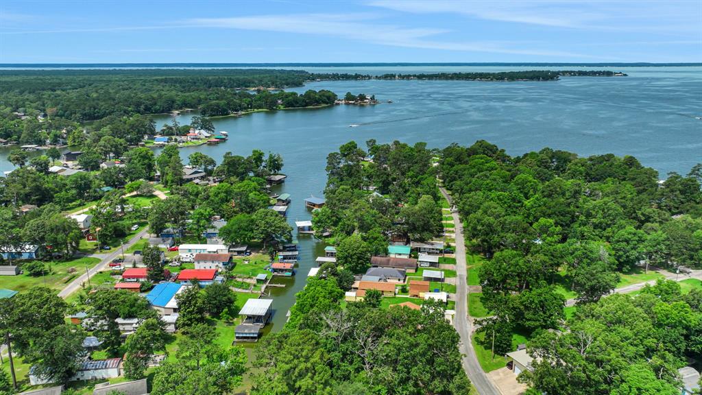 S Circle Drive, Livingston, Texas image 1