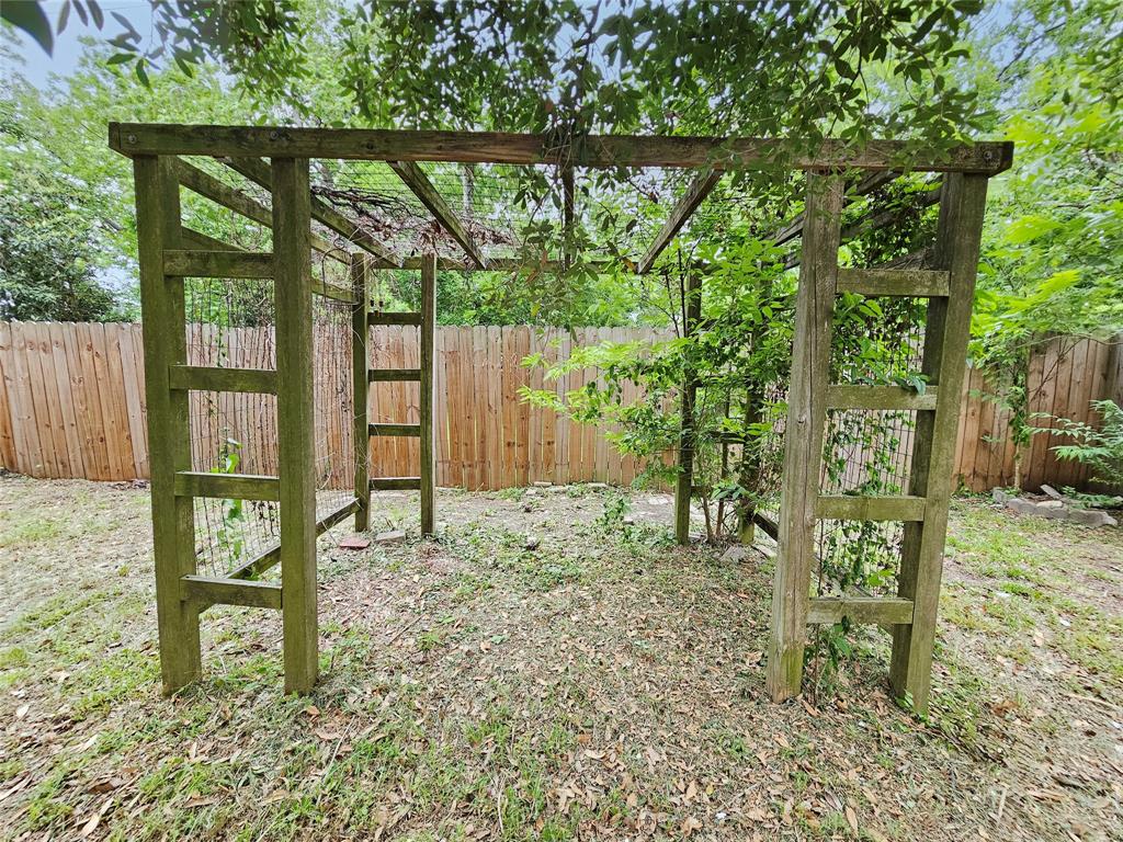 807 Golf Court, Stafford, Texas image 30
