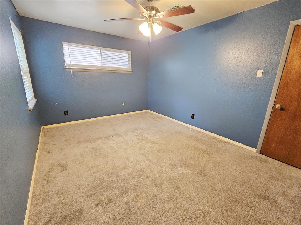 807 Golf Court, Stafford, Texas image 4