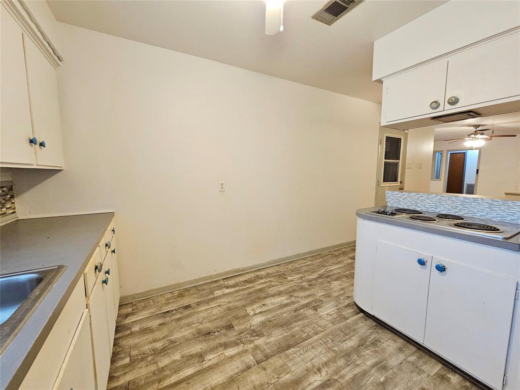 807 Golf Court, Stafford, Texas image 32