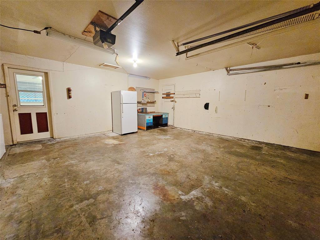 807 Golf Court, Stafford, Texas image 38