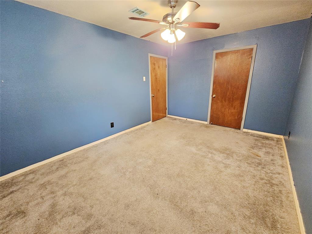 807 Golf Court, Stafford, Texas image 3