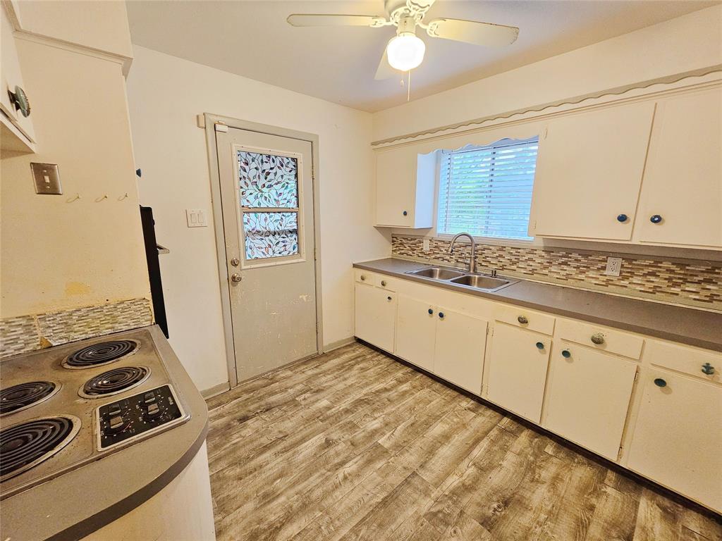 807 Golf Court, Stafford, Texas image 20