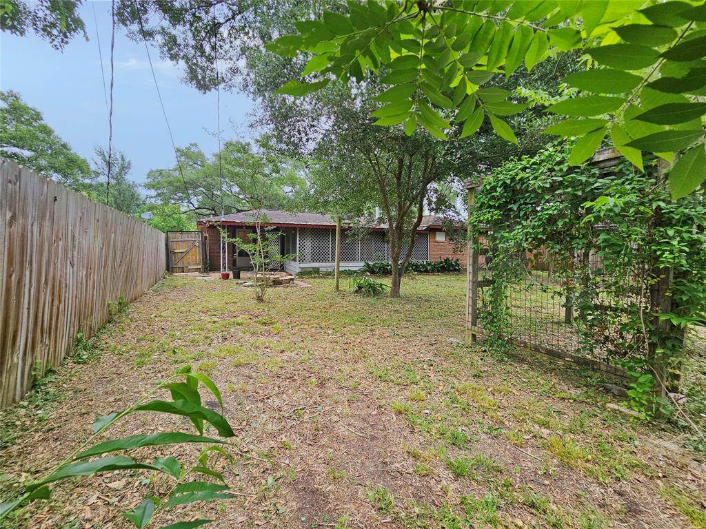 807 Golf Court, Stafford, Texas image 28