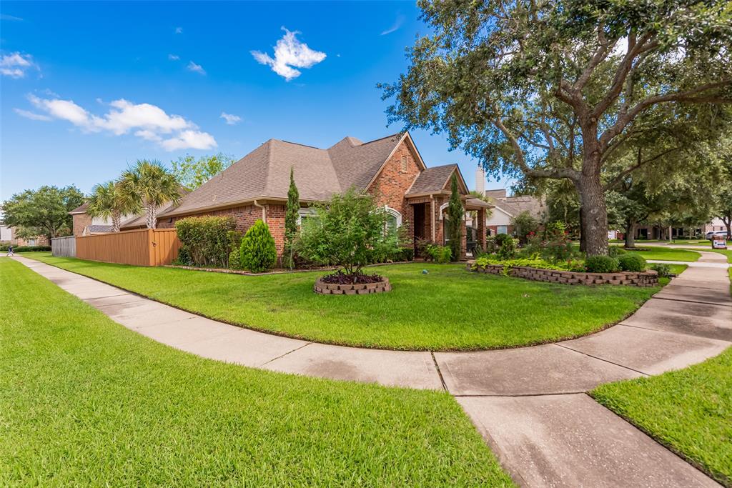 1013 Azalea Pointe