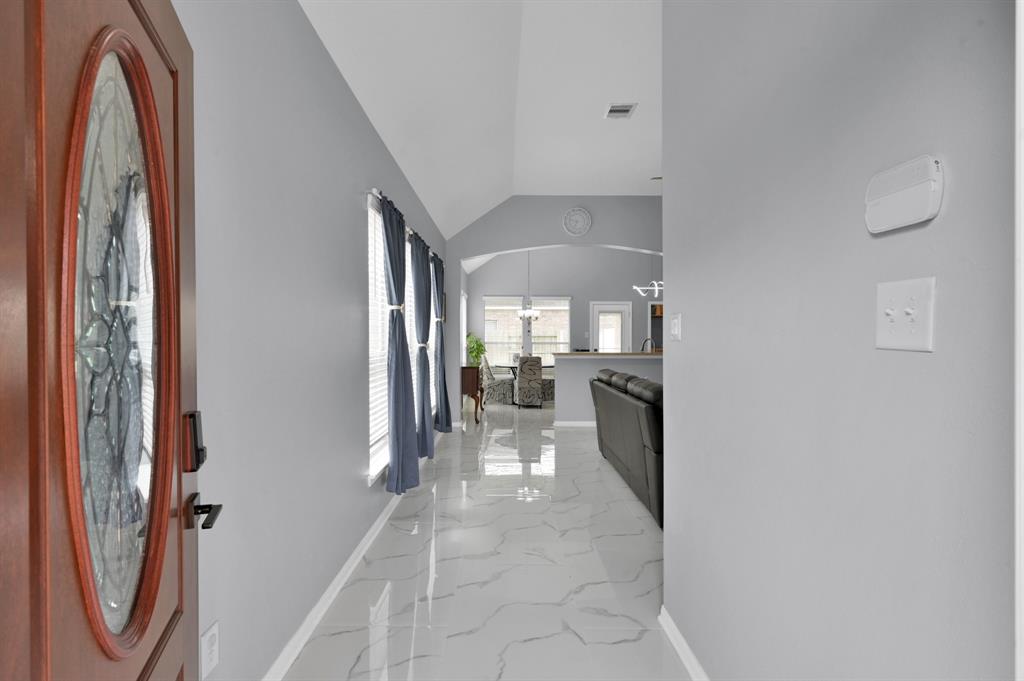 10107 Alcove Glen Lane, Tomball, Texas image 4