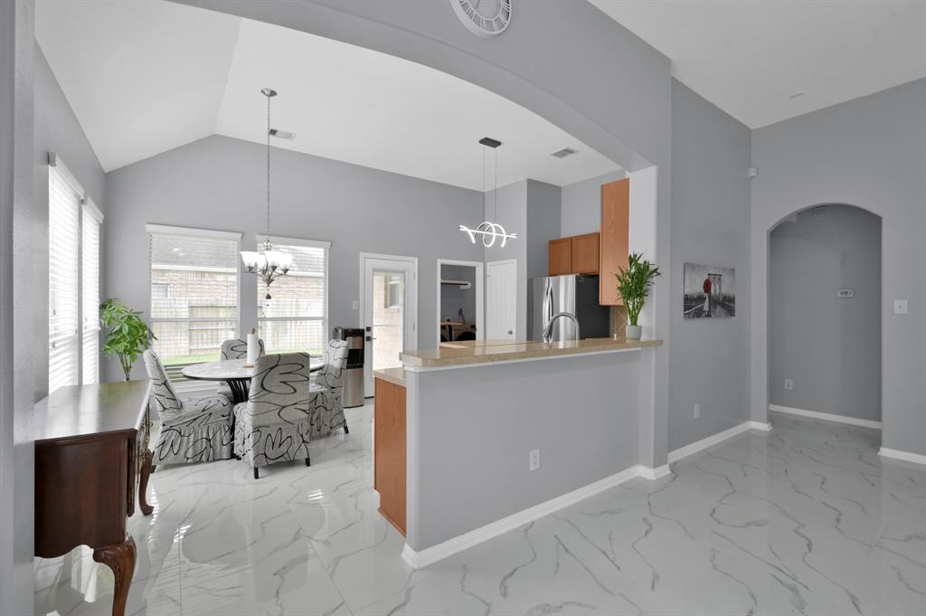 10107 Alcove Glen Lane, Tomball, Texas image 9
