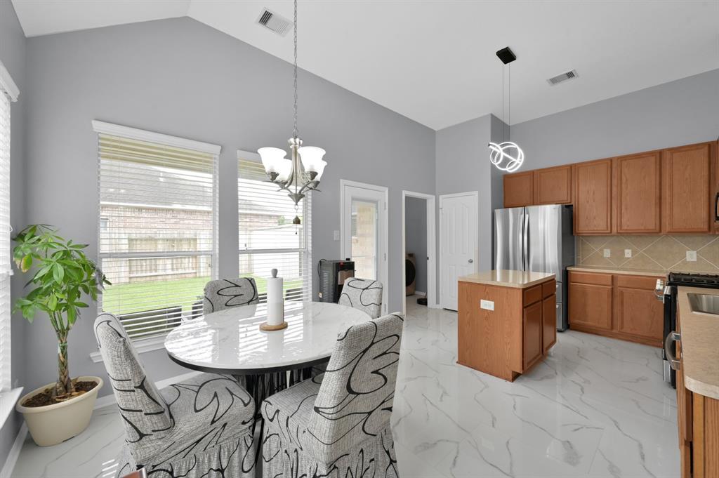 10107 Alcove Glen Lane, Tomball, Texas image 10