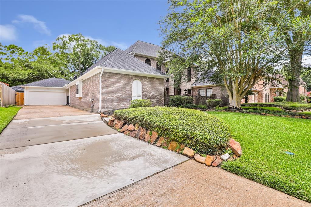 2807 Crystal Falls Dr