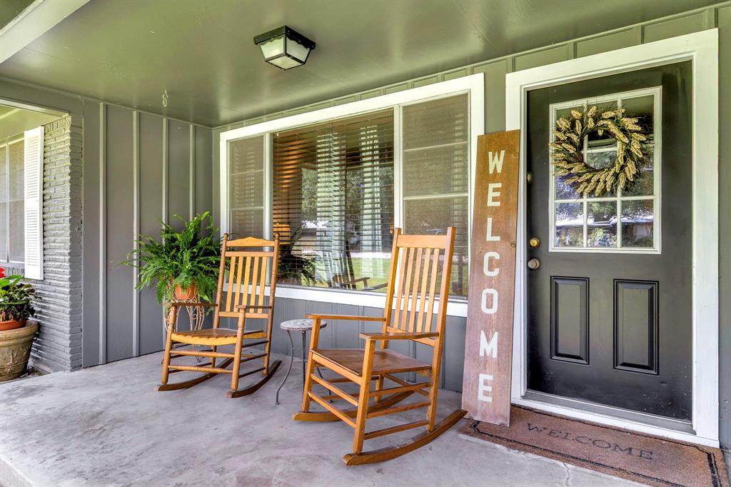 111 W Limit Street, Madisonville, Texas image 2