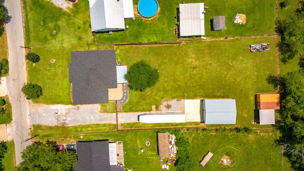 111 W Limit Street, Madisonville, Texas image 31