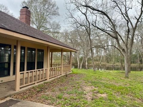 A home in Angleton