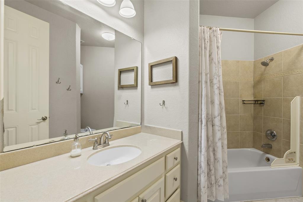 4802 Shadow Grass Drive, Katy, Texas image 10