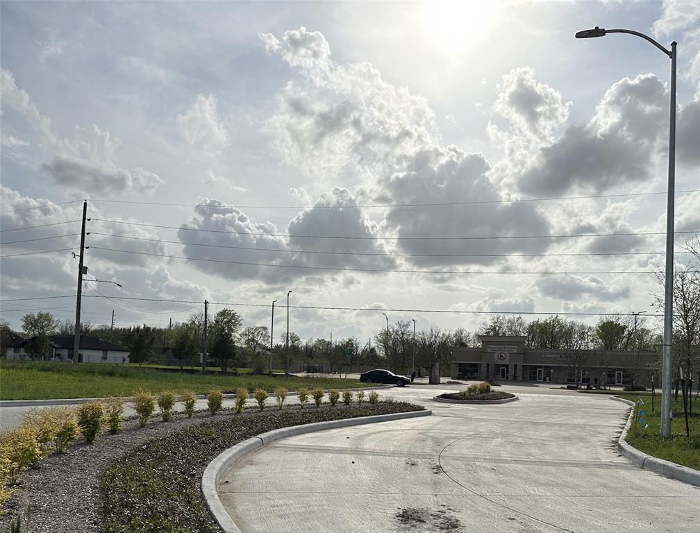 Cullen Parkway, Pearland, Texas image 38