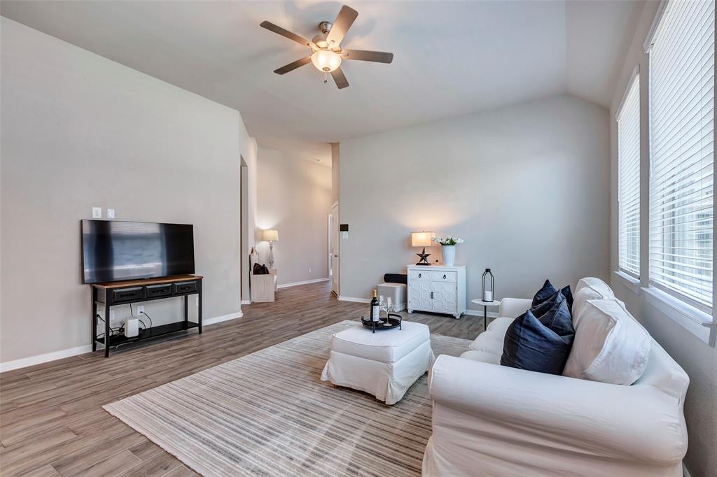 2702 Raspberry Sunset Circle, La Marque, Texas image 9