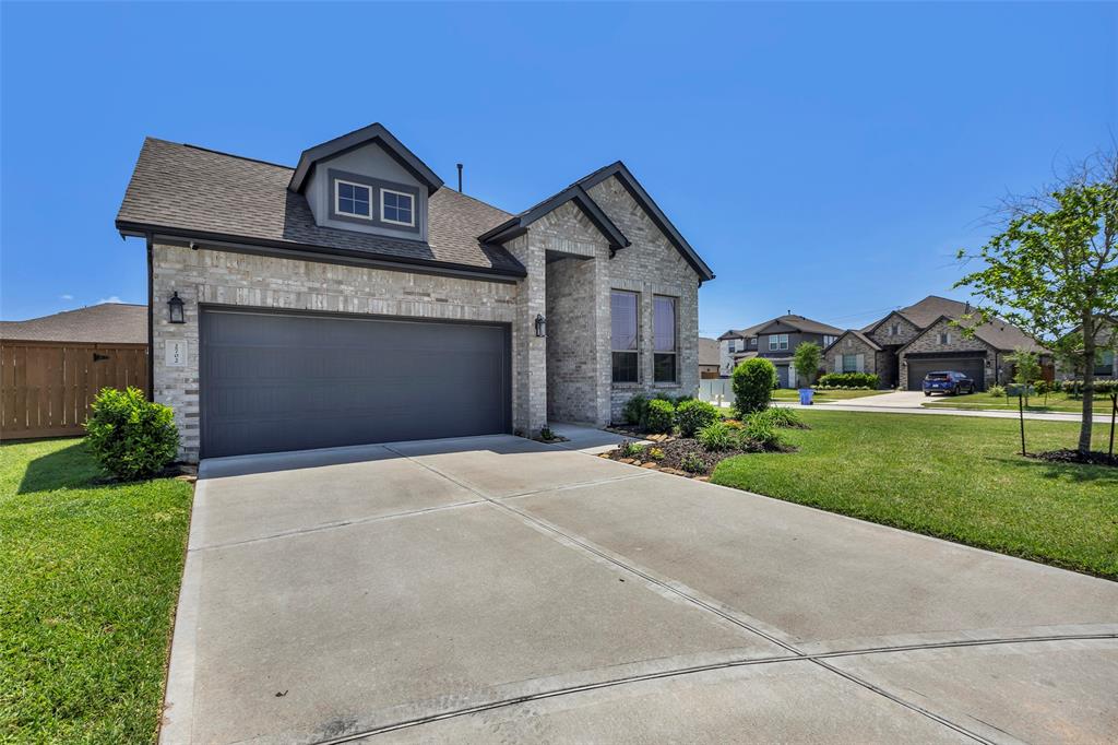 2702 Raspberry Sunset Circle, La Marque, Texas image 2