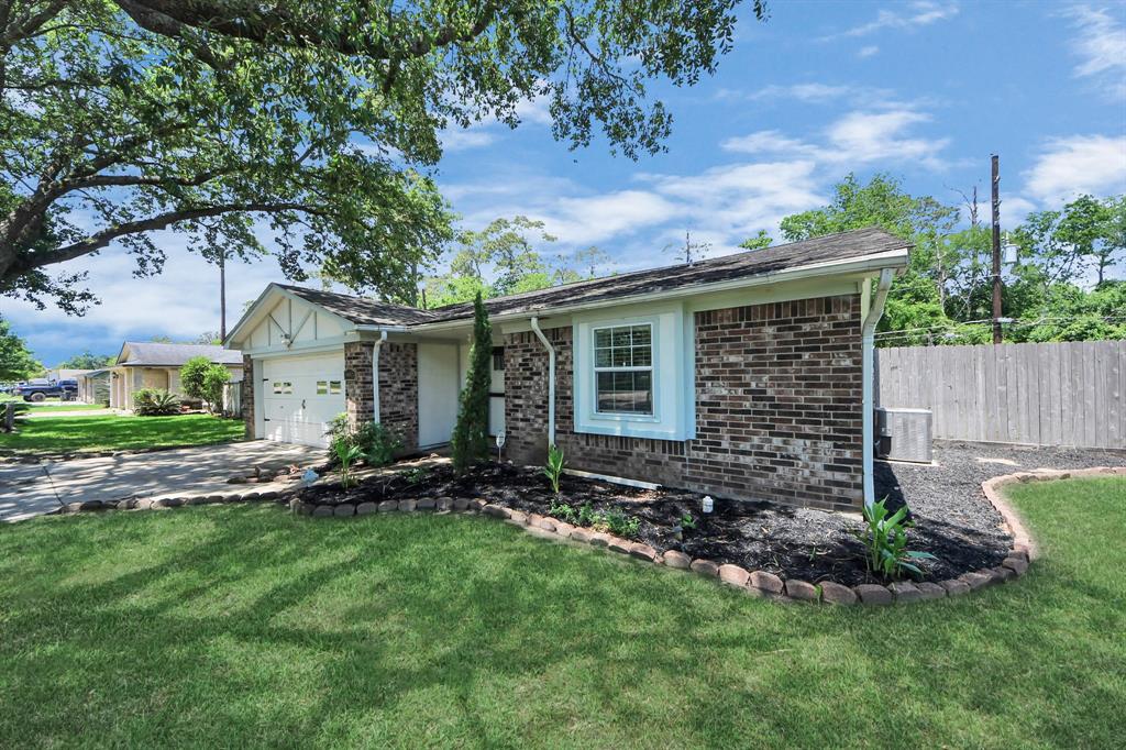 9915 Forest Hollow Drive, Baytown, Texas image 15