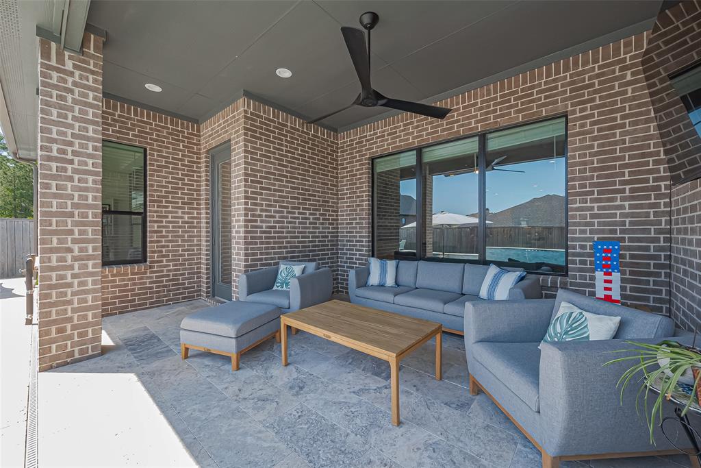 1011 Oak Briar Lane, Conroe, Texas image 33