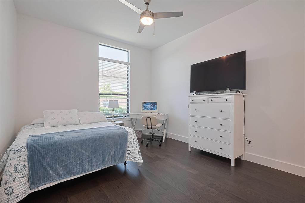 1011 Oak Briar Lane, Conroe, Texas image 18
