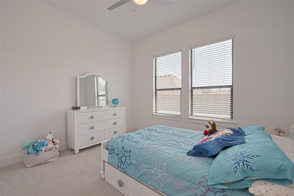 1011 Oak Briar Lane, Conroe, Texas image 21