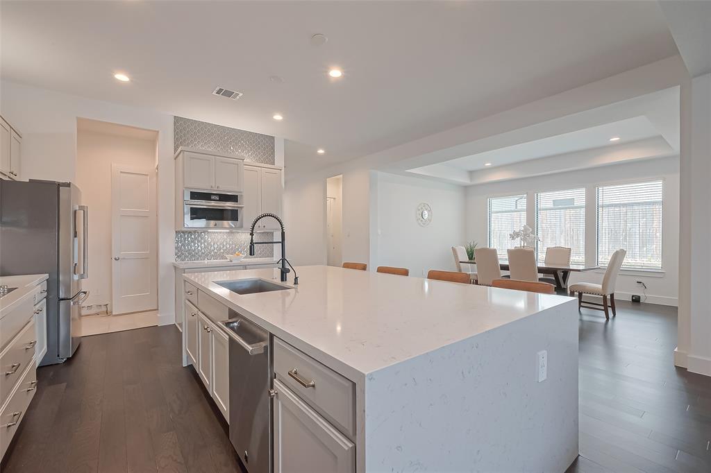 1011 Oak Briar Lane, Conroe, Texas image 16