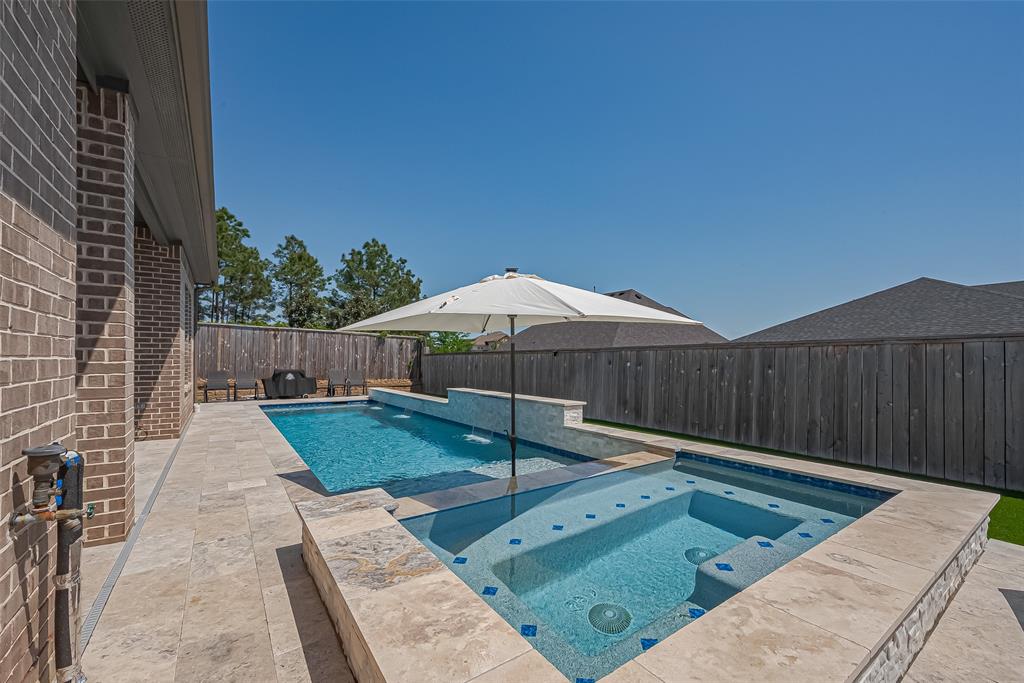 1011 Oak Briar Lane, Conroe, Texas image 35