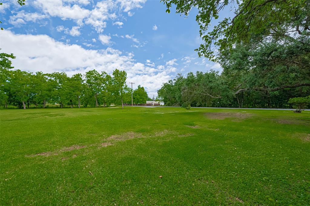 8409 Benoist Drive, Dickinson, Texas image 31