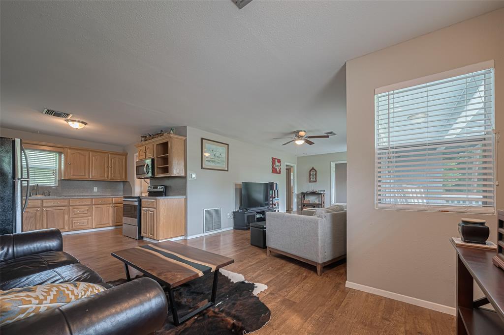 8409 Benoist Drive, Dickinson, Texas image 14