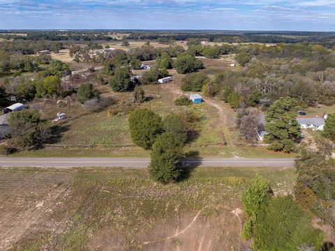Photo of 146 Park Road 35, Groesbeck, TX 76642 (MLS # 95495361) Photo of 146 Park Road 35, Groesbeck, TX 76642 (MLS # 95495361)