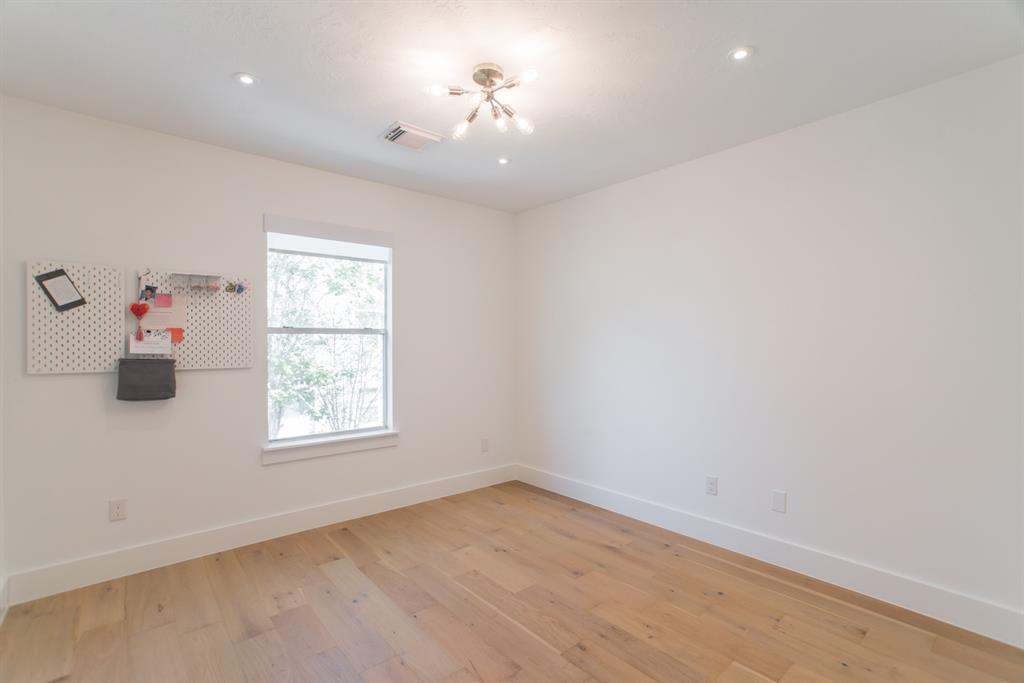 258 Sentry Maple Place, The Woodlands, Texas image 32