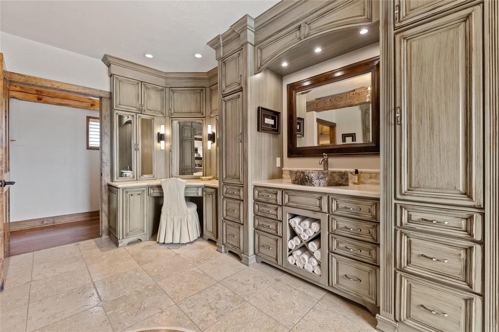 1000 River Trace Drive, Columbus, Texas image 27