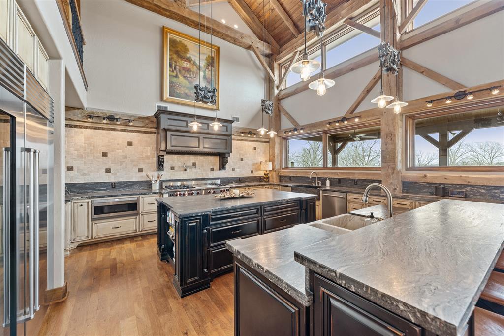 1000 River Trace Drive, Columbus, Texas image 14