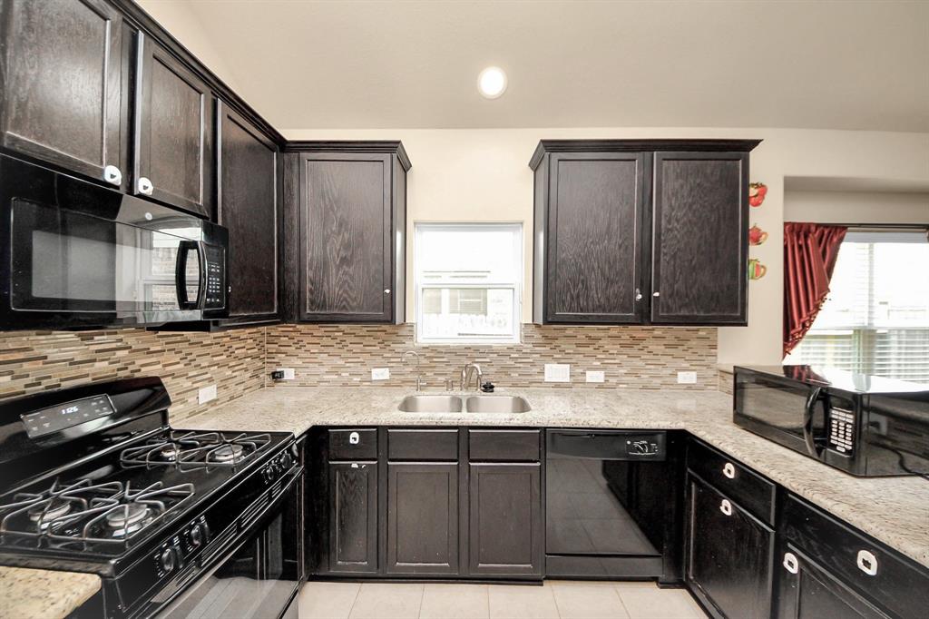 4210 Audrey Manor Lane, Katy, Texas image 11