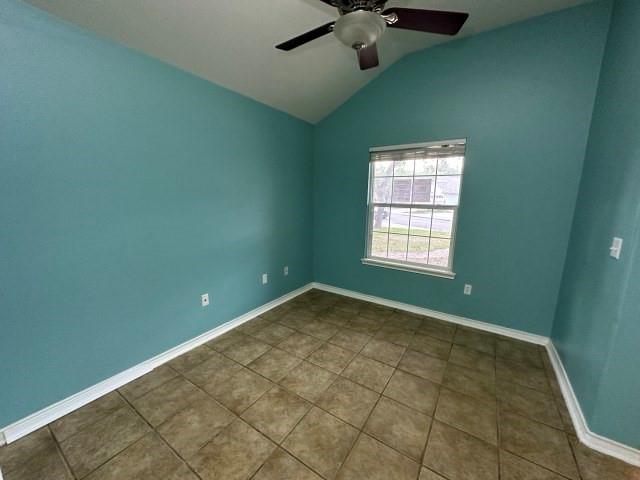 105 Heron Oaks St, Rockport, Texas image 9